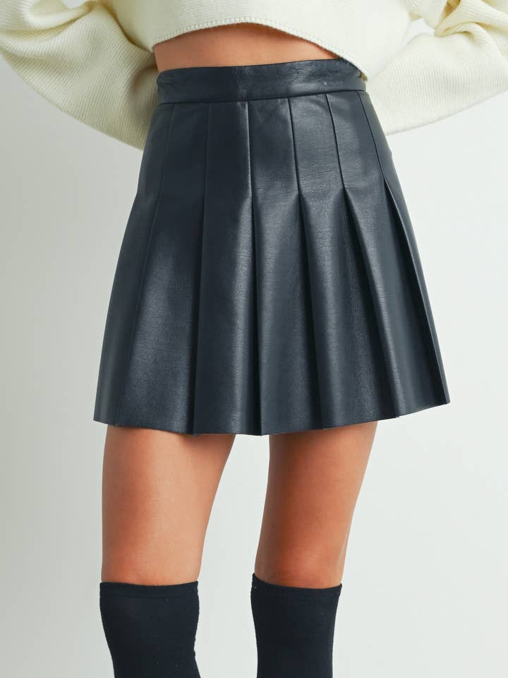 BUTTERMELON - Wholesale Skirt - Women's - Solid Pleated Leather Mini Skirt - BMS7632