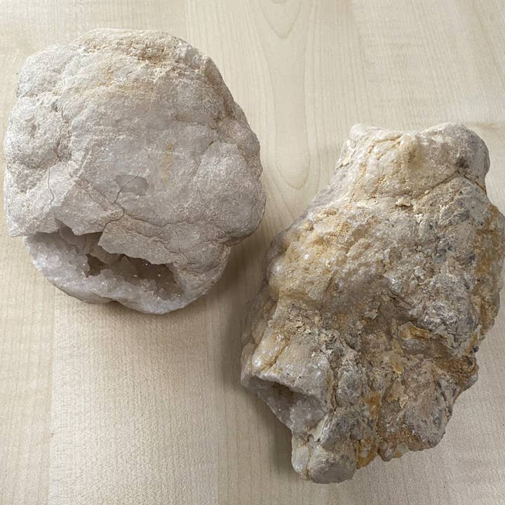 VIE - Wholesale Spiritual Stone/Crystal - Uncracked Geodes, 1kg1