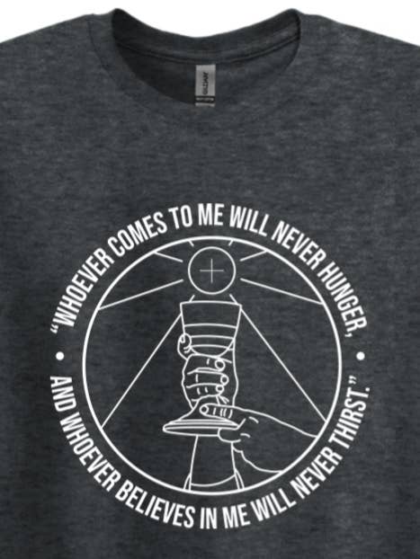 Quiconque vient à moi - Jean 6:35 T-shirt adulte pour la vente par Sock Religious