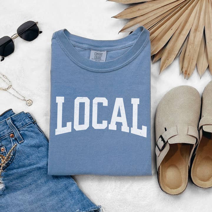 Camiseta Unissexo Local Comfort Colors – Camiseta Vintage Universitária por atacado de Stiles Tee Co.