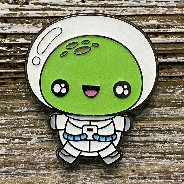 Hamimo Space vänner Theodore Honu lyser i mörkret emalj Pin för wholesale av Hamimo Small Things