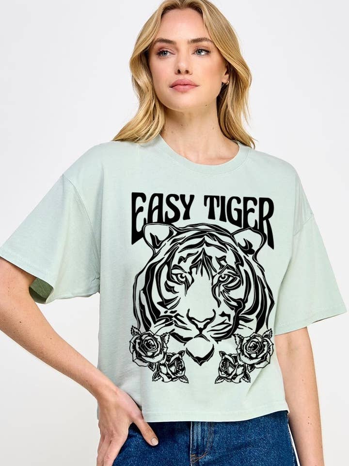 Top corto holgado con estampado Easy Tiger para venta al por mayor de COLORBEAR