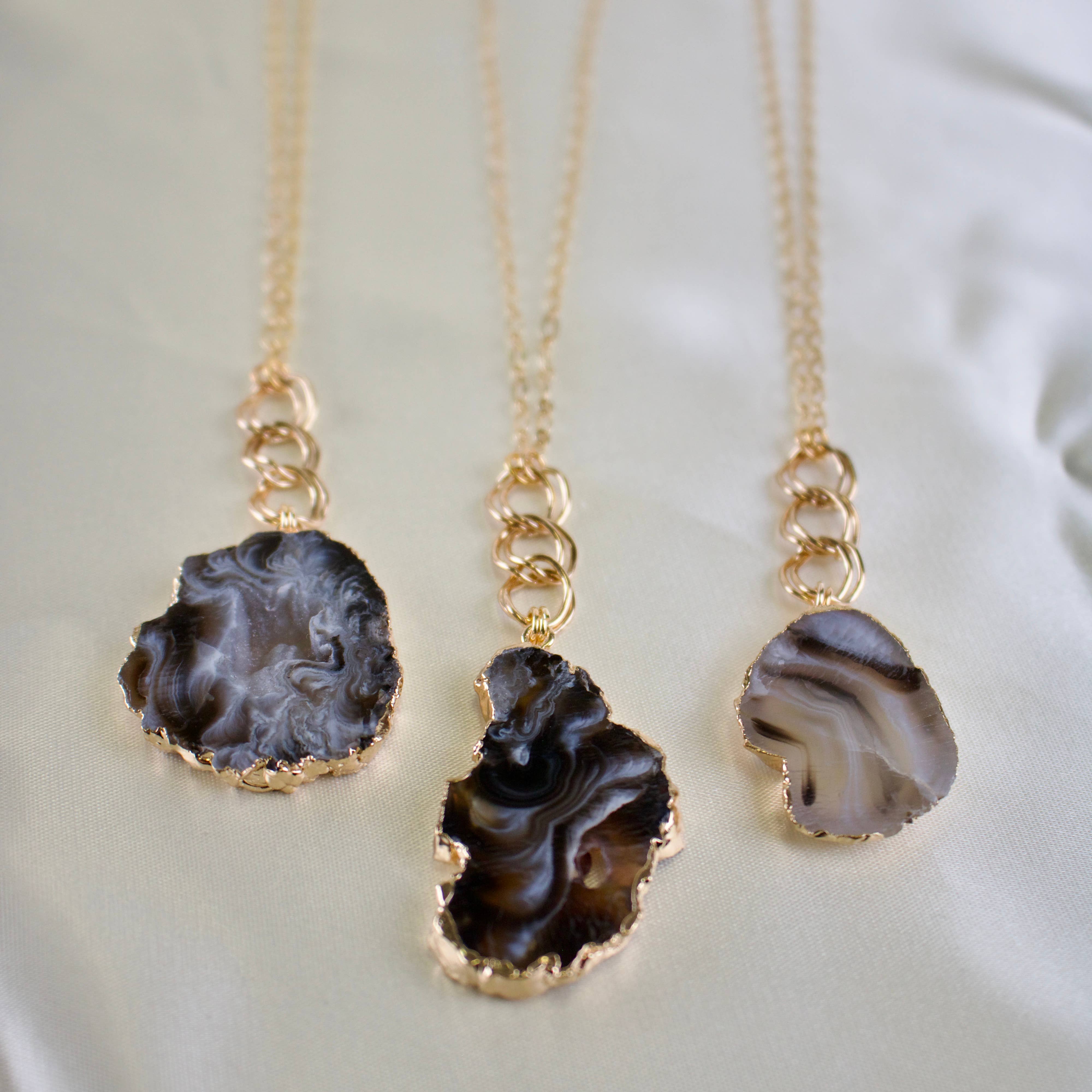 TISH jewelry - Wholesale Pendant/Charm Necklace - Tess // Agate Slice Necklace2