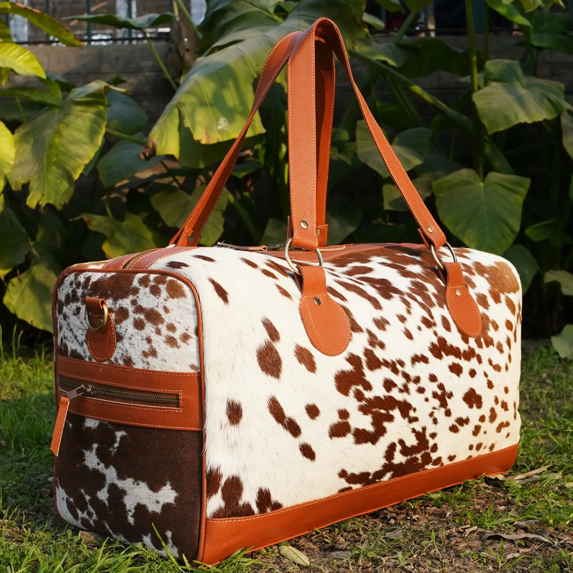 ventinots - Wholesale Weekender Bag - Women's - Tawny Wooden Tan & White Cowhide Duffle Bag｜Ventinots1