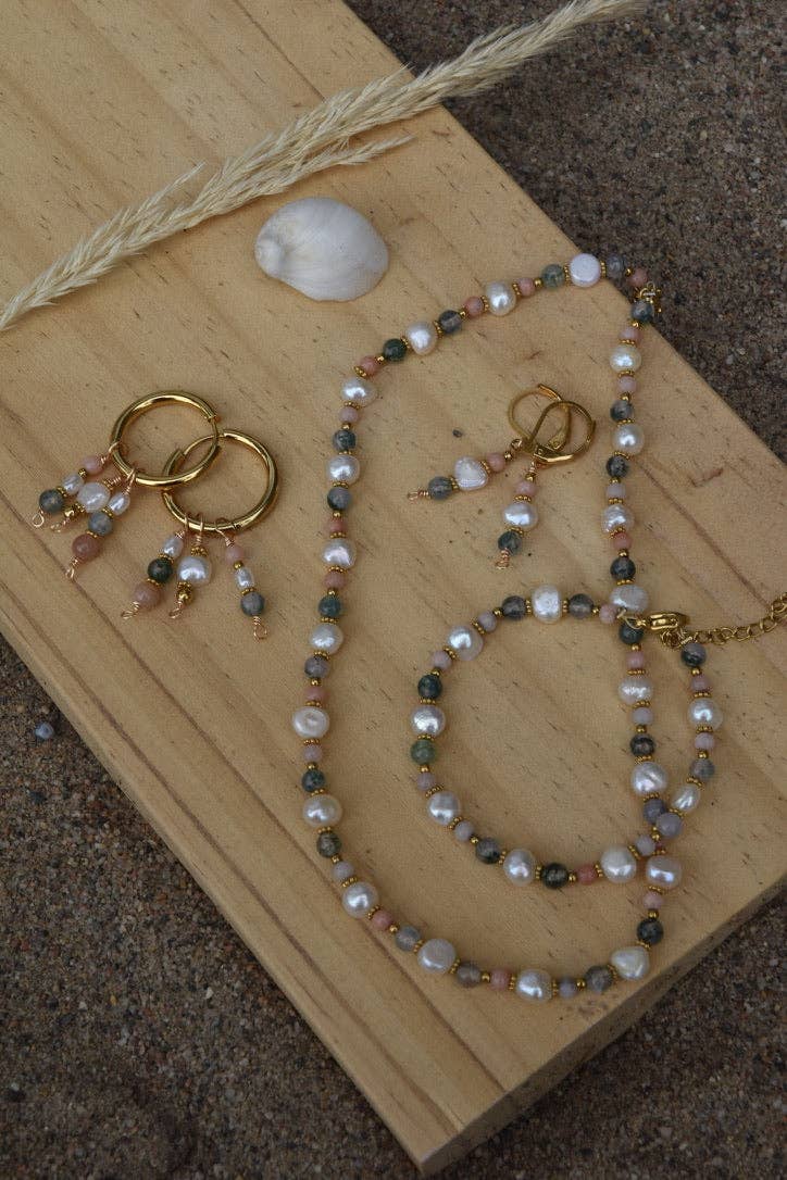 HowCharming – wholesale Dangle earrings – Coral Drops: Dangle Earrings2