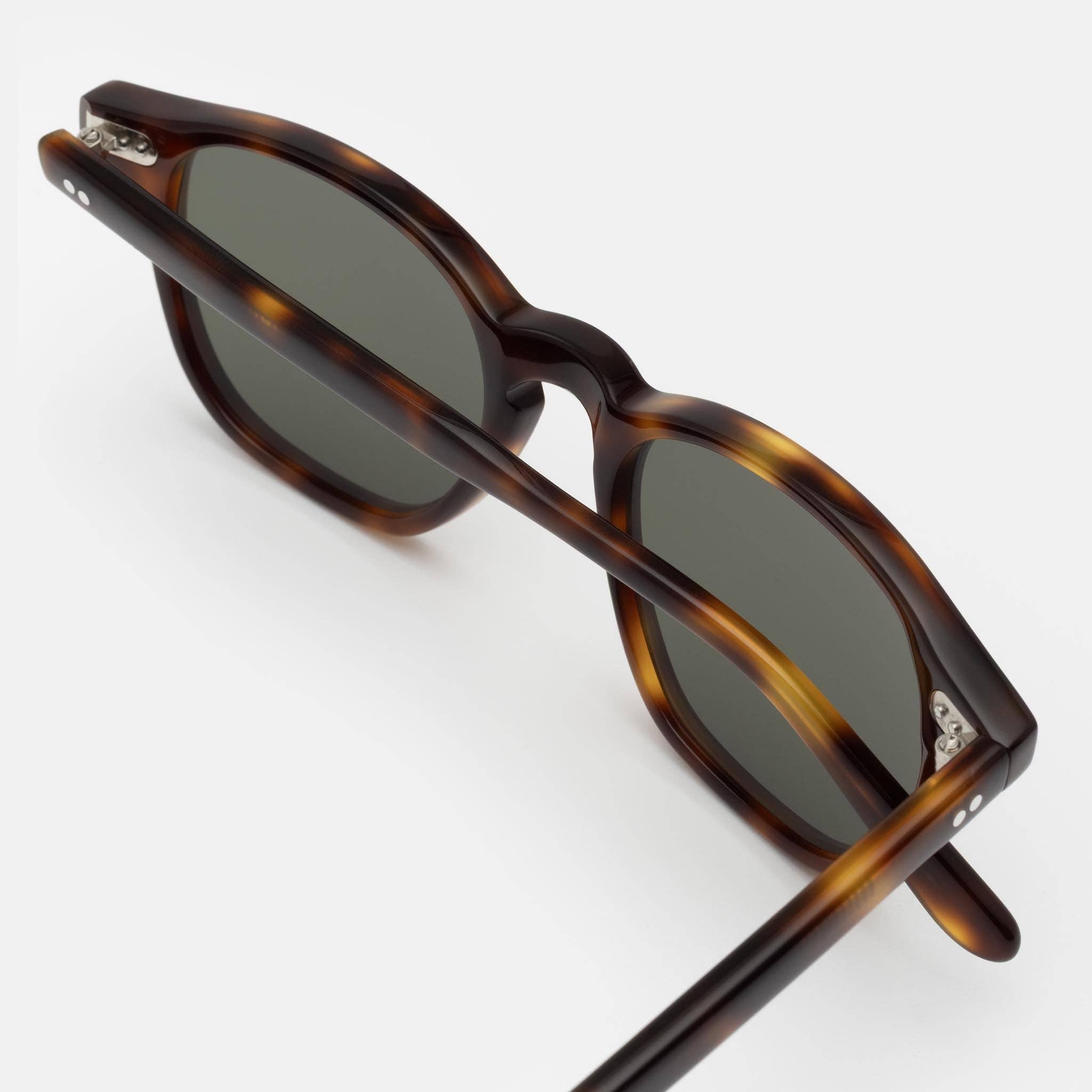 FORA - Wholesale Sunglasses - Unisex - Unisex Square Sunglasses | Hero | Acetate32