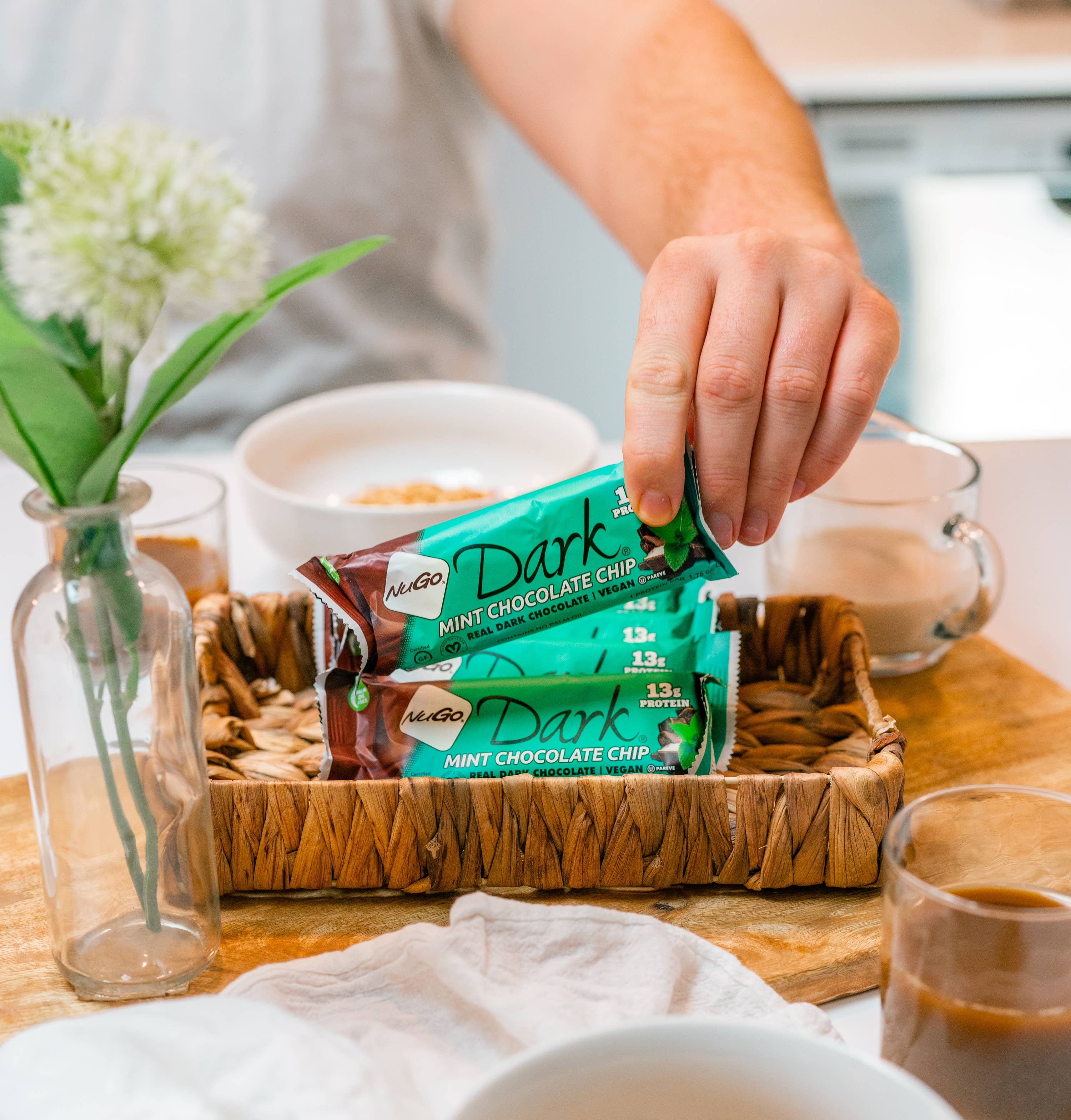 NuGo Nutrition - Wholesale Snack Bar - NuGo Dark Mint Chocolate Chip Protein Bar9