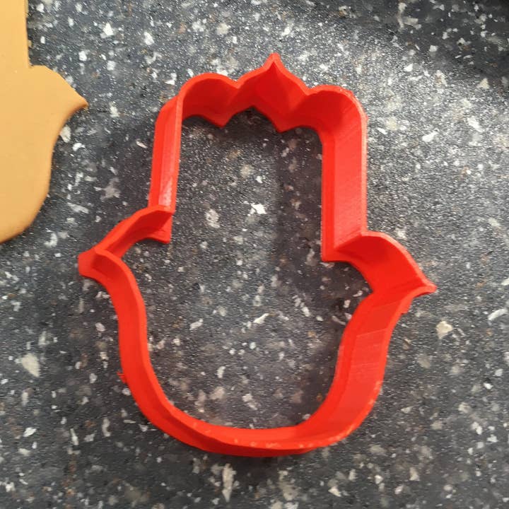 CookieCutterSupply – wholesale Biscuit cutter – Hamsa Hand Shape Cookie or Fondant Cutter0