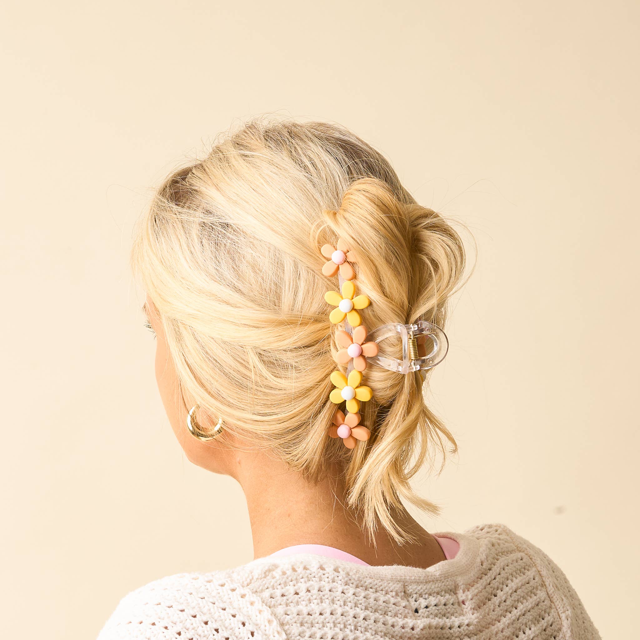 The Darling Effect - Wholesale Hair Clip - Women's - Daisy Claw Clip-Peachy3