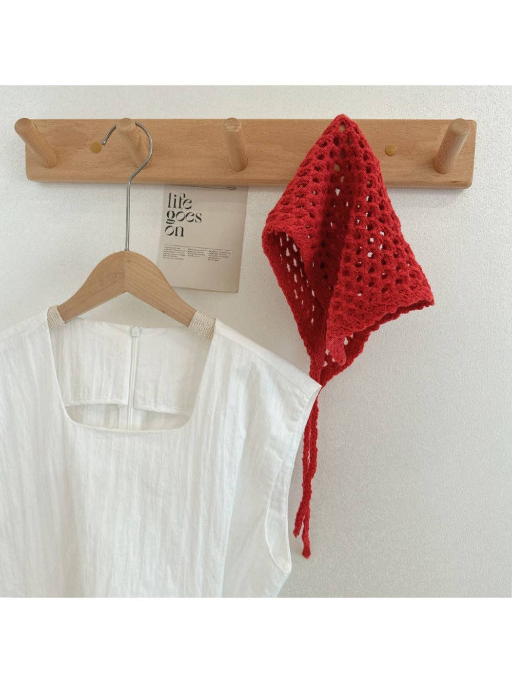 Funkyrel® Atzbranding Limited – Cachecol - Mulher por atacado – Scarvii - Lenço Triangular Vintage em Malha com Padrão de Aberto1