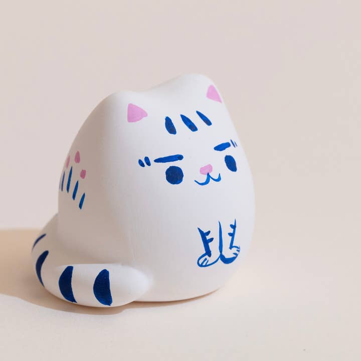 Escultura de gato de porcelana para venta al por mayor de Kayan Pepper Co.