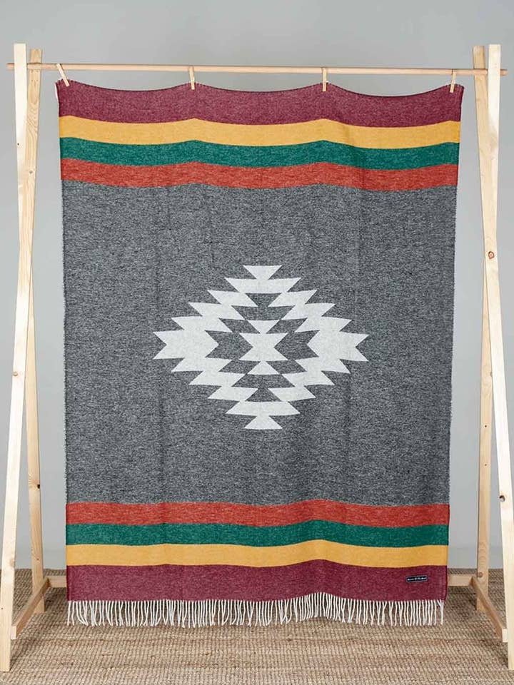 Coperta Azteca Soft Antracita per la vendita all'ingrosso da parte di Blankets Of The World