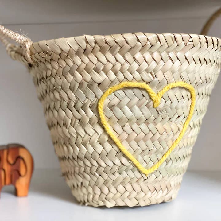 High crafty – wholesale Basket – Heart Mini Basket – Handwoven Palm Leaf Basket with Embroide2