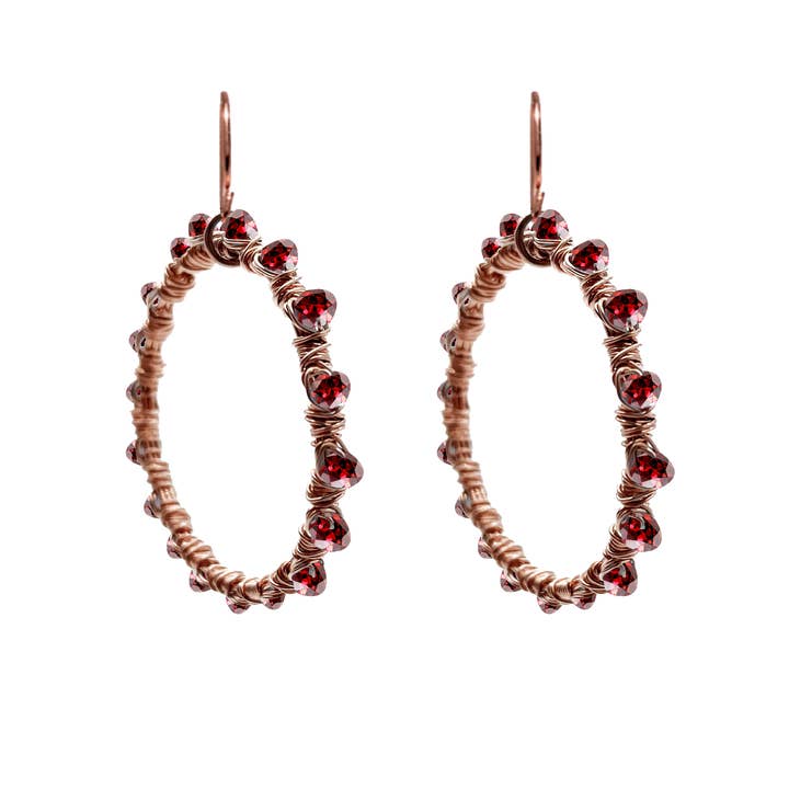 The Perfect Gem Hoepeloorbellen roségoudrode granaat voor wholesale door Dana Blair Designs