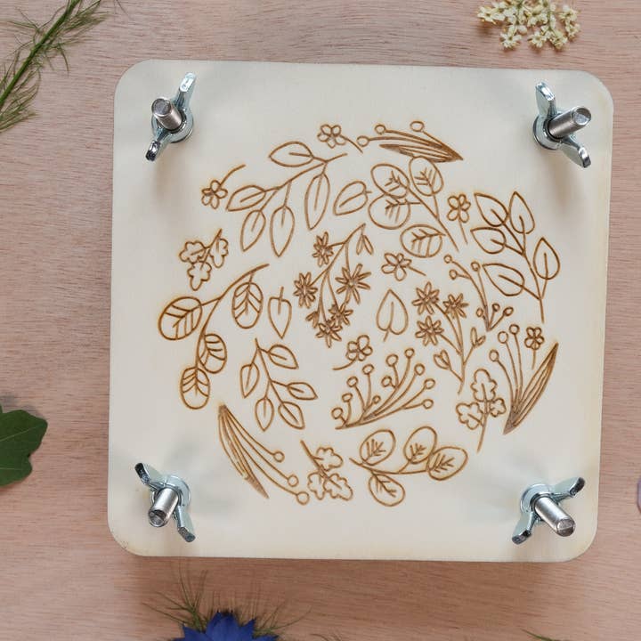 L'Atelier des Epatants - Wholesale DIY Craft Kit - small flower press for wooden herbarium