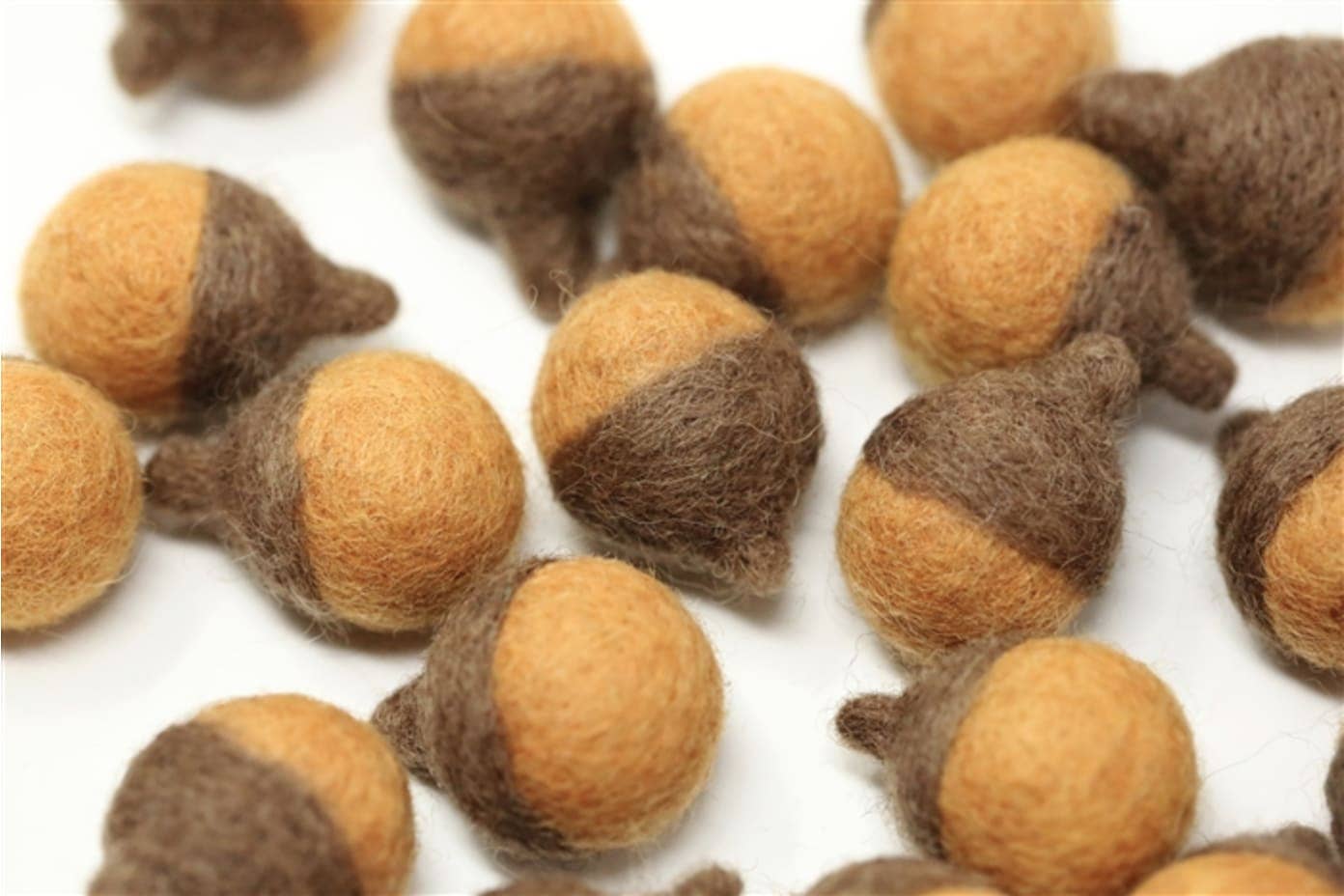 The Felt Pod – wholesale Dekorativt bordsobjekt – Filt ekollon höstdekoration9