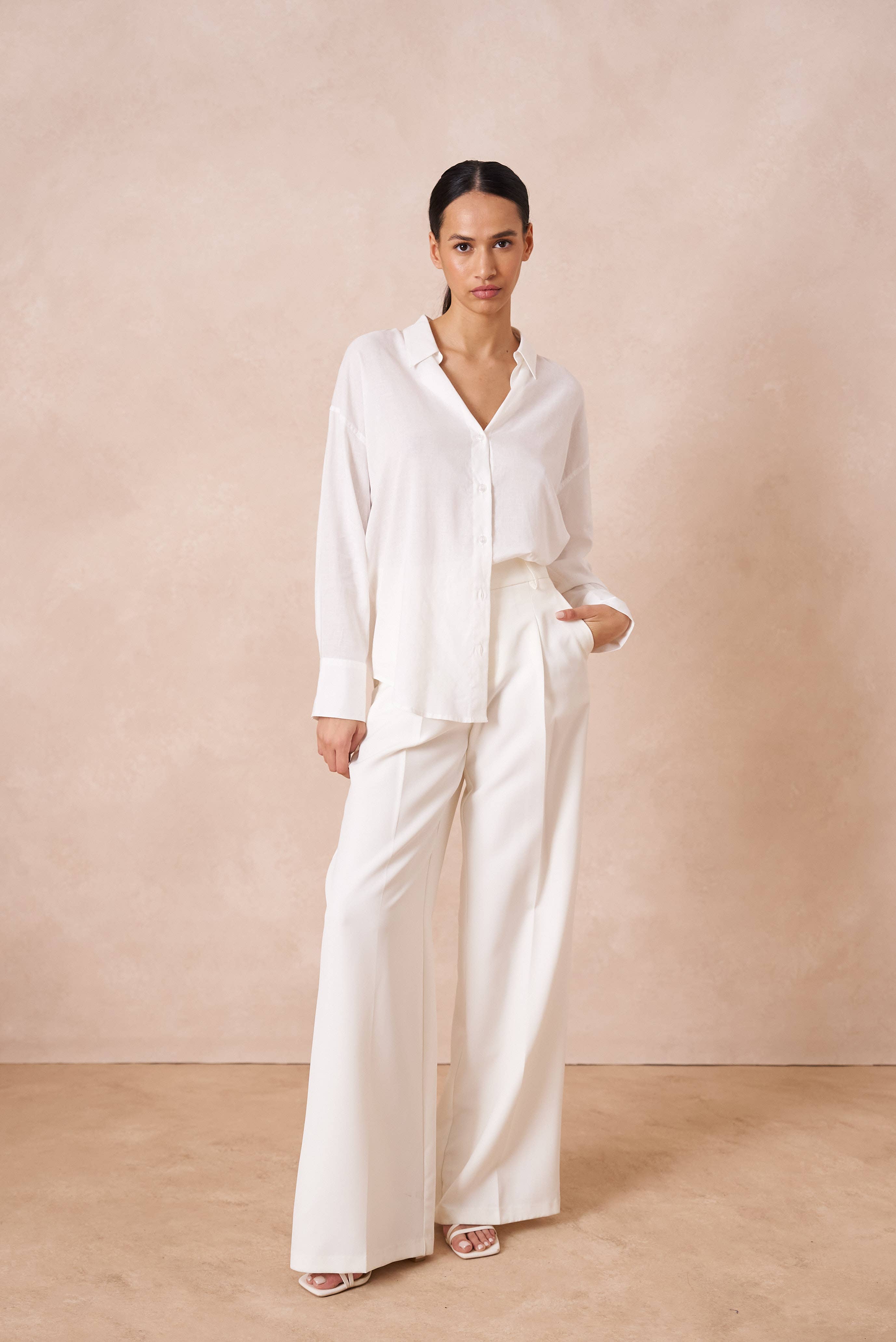 Attentif Paris - Vente Chemise à col boutonné – femme - Chemise unie avec col à revers avec du lin19