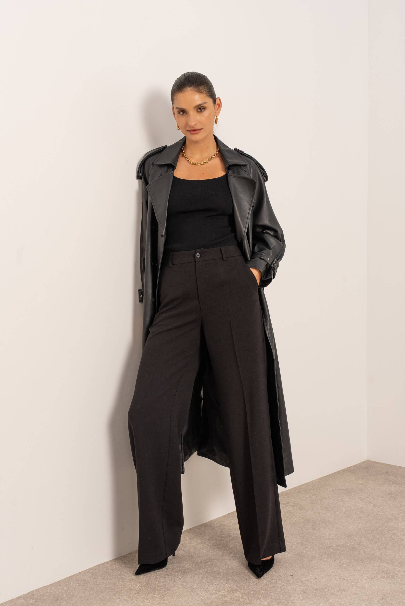 Attentif Paris - Wholesale Trench Coat - Women's - Long vegan leather trench coat11