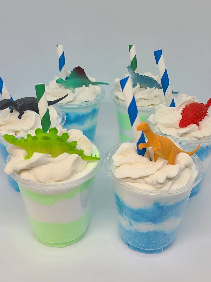 Dinasaur boblende smoothie skudt badebombe til børn for engroshandel hos Sassy Bubbles