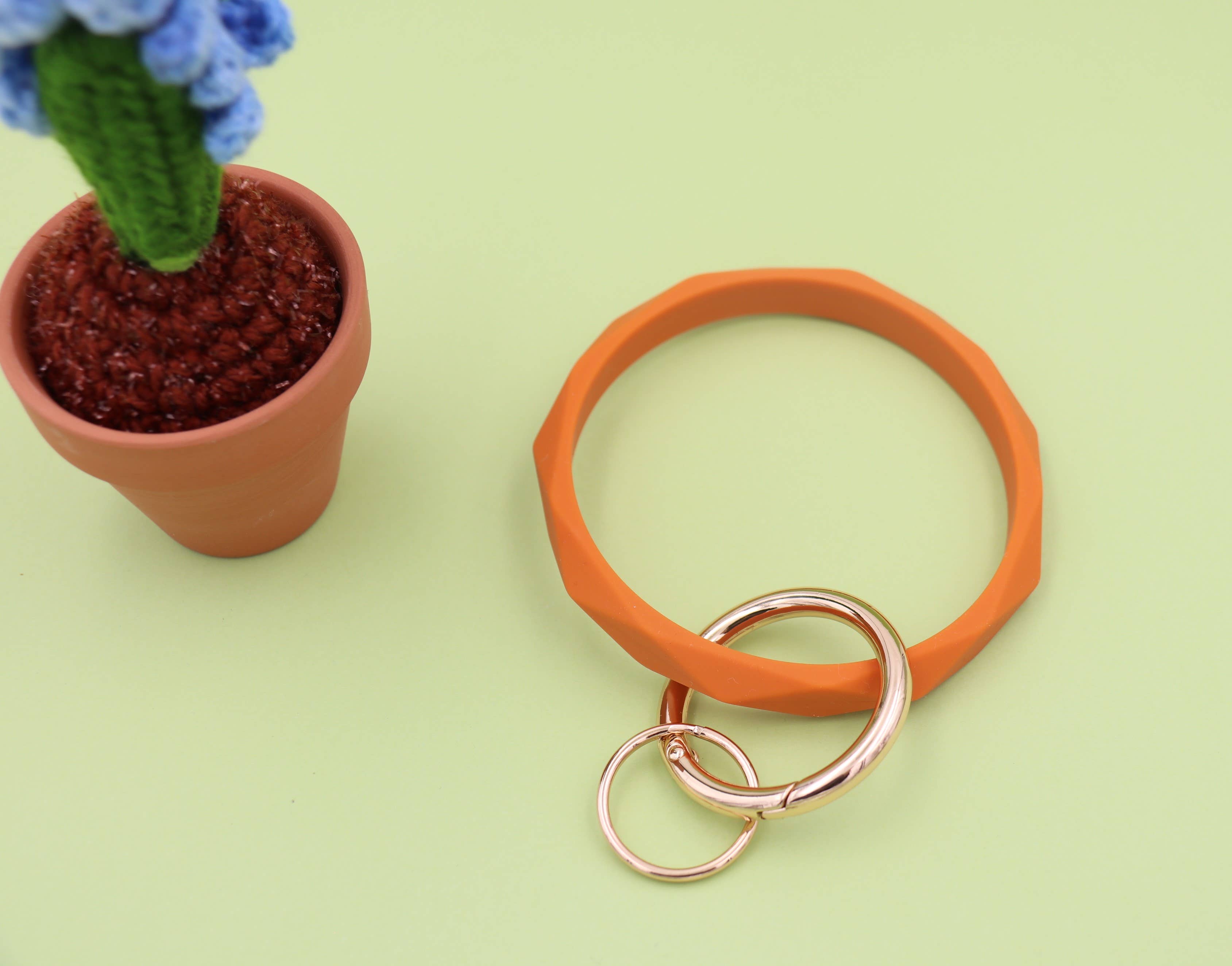 Sparkle Being - Venta al por mayor Pulseras llavero - Brazalete de silicona con llavero minimalista7