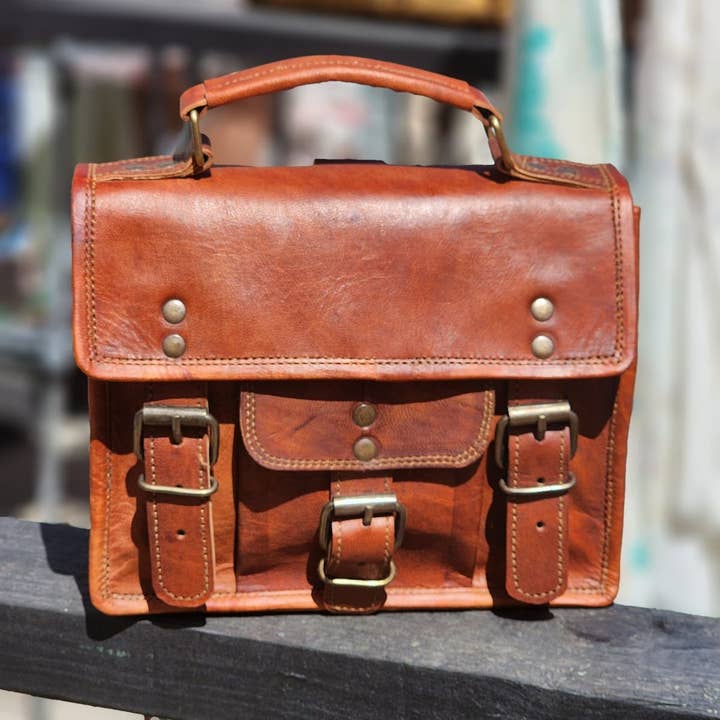 Sac de transport quotidien en cuir de chèvre Redfern 9 GT pour la vente par Rust Sydney