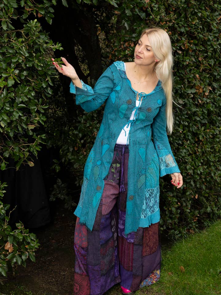 Top long ouvert avec dentelle et appliques pour la vente par Wicked Dragon Clothing