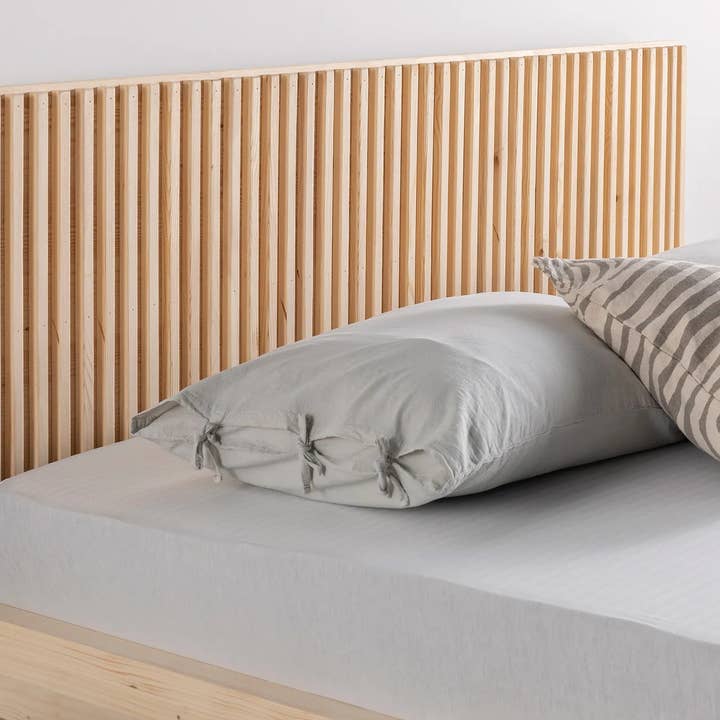 Deholzwart GmbH - Wholesale Bed - Hendrick wooden bed frame, walnut5