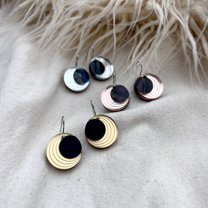 Rosa Pietsch – wholesale Dangle earrings – Crescent Moon Disc Drop Earrings - Silver2
