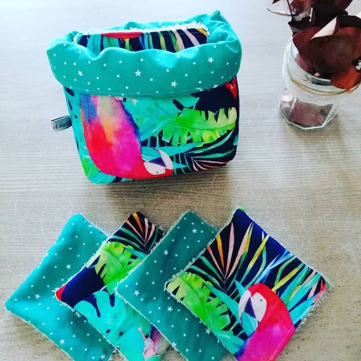 LES PETITS TITOUS - Vendita all'ingrosso Struccanti - Set cesta con 8 salviette lavabili assortite