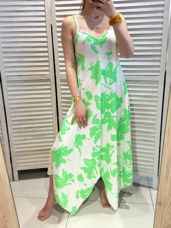 Flytande klänning med axelband - A038grön för wholesale av VICTORIA&ISAAC