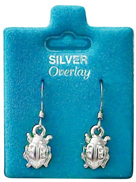 Boucles d'oreilles pendantes coccinelle fabriquées aux États-Unis en or ou en argent pour la vente par New England Gold Inc.
