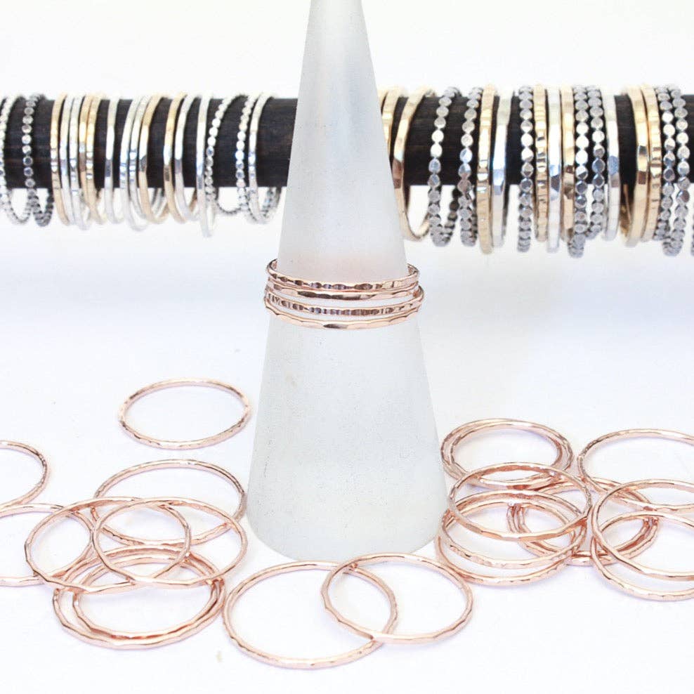 Linn. – Anel de banda por atacado – Anel Martelado Pequeno - Fino0