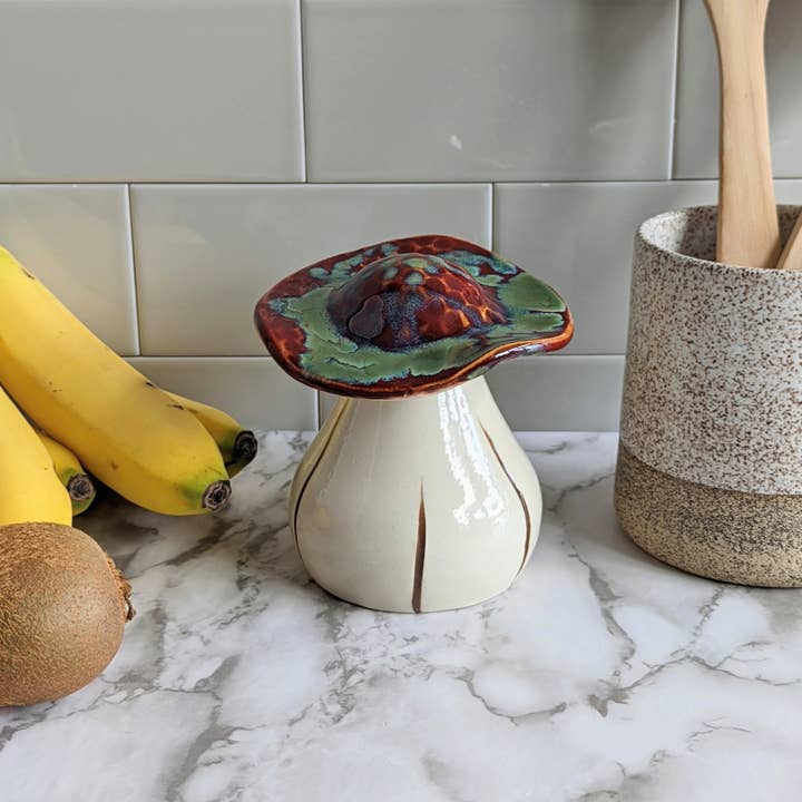 Amaranth Stoneware Ltd - Wholesale Fruit Basket - Shroom of Doom - Fruit Fly Trap3