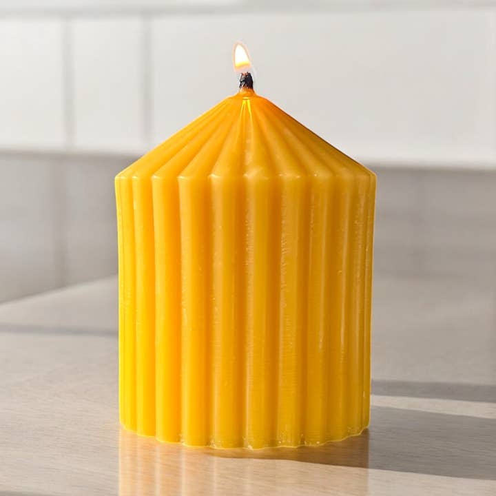 Vela de Meia Coluna de Cera de Abelha Amarela por atacado de Wind & Wick