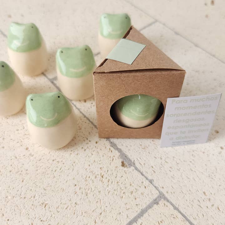 Picuru ceramicas - Venta al por mayor Moneda/objeto de coleccionista - Amuleto Sapito de las aventuras (5 idiomas)7