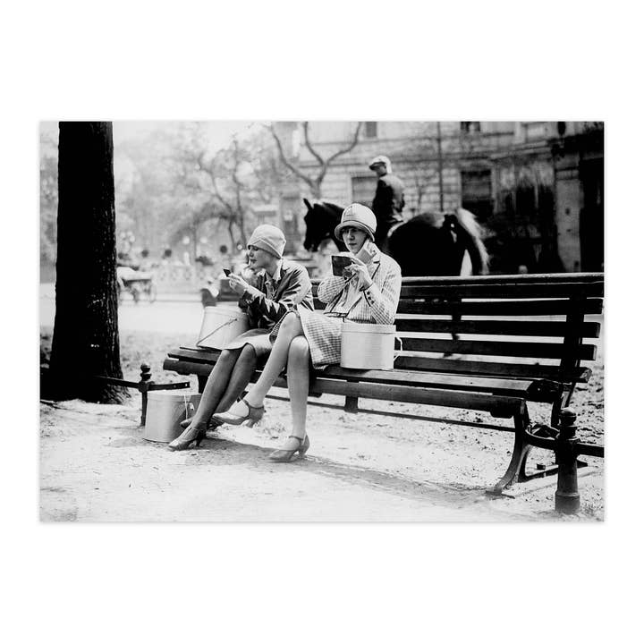 Tarjeta postal "Damas del mundo" para venta al por mayor de paruspaper. nutzfeine papeterie