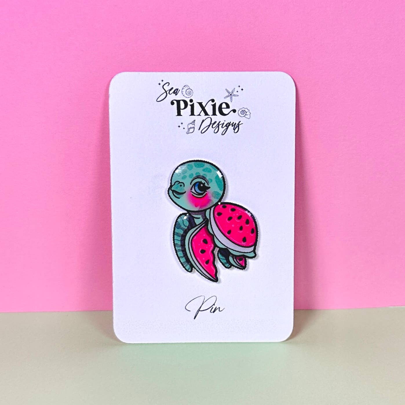 Sea Pixie Designs – wholesale Nål och knapp för kavajslag – Vattenmelon Havssköldpadda Frukt Kust Stift1