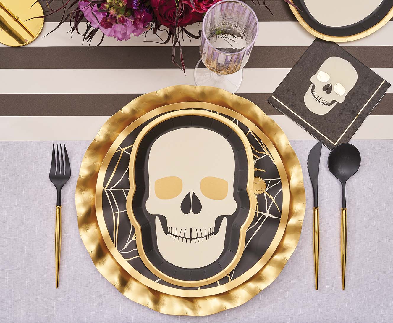 Sophistiplate - Wholesale Assorted Cutlery Set - Black & Gold Bella Assorted Plastic Cutlery/24pc, Service for 82