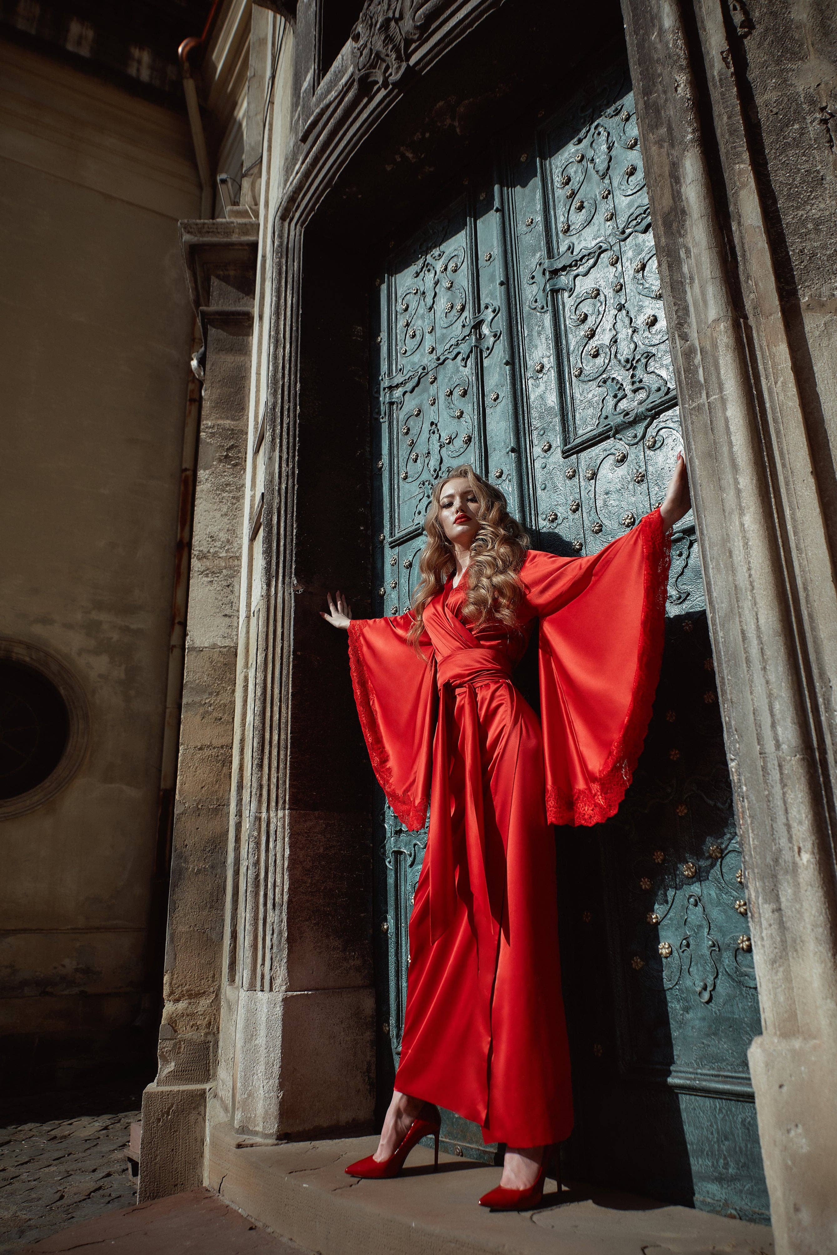 KÂFEMME and Co - Wholesale Robe - Women's - Eliza Long Silky Kimono Robe - Black, Grey, Red1