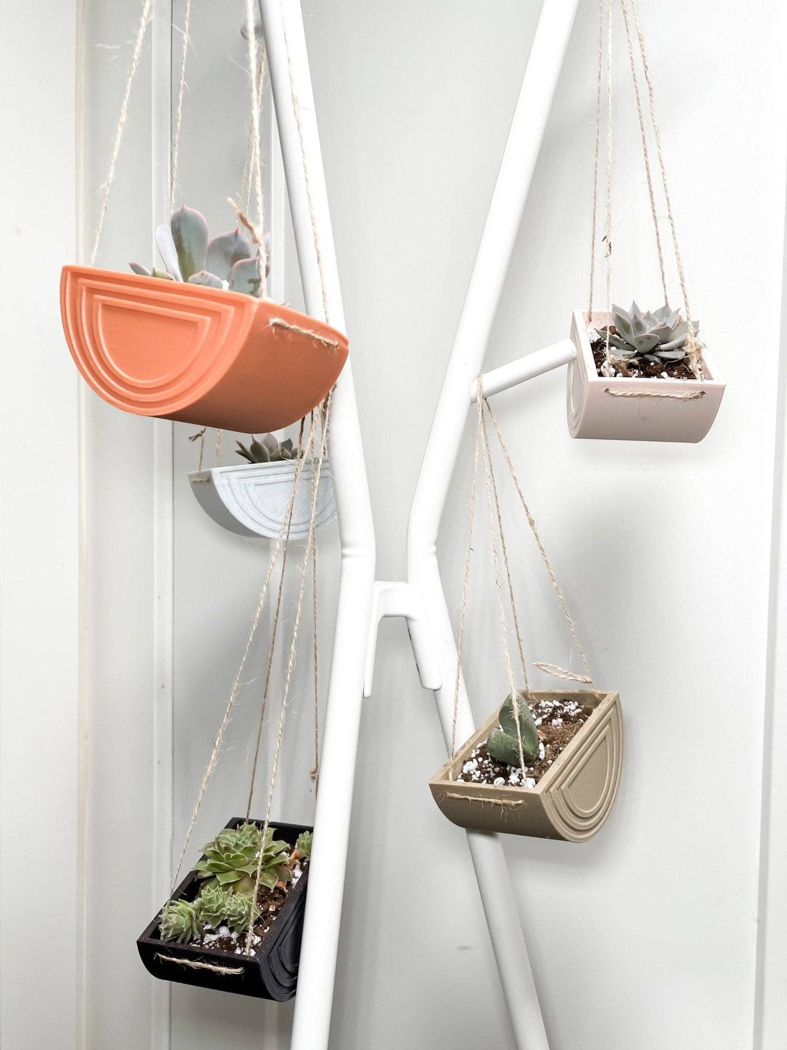 Rosebud Homegoods – Engroshandel Hængende plantekasse – Hængende regnbueplantekasse3