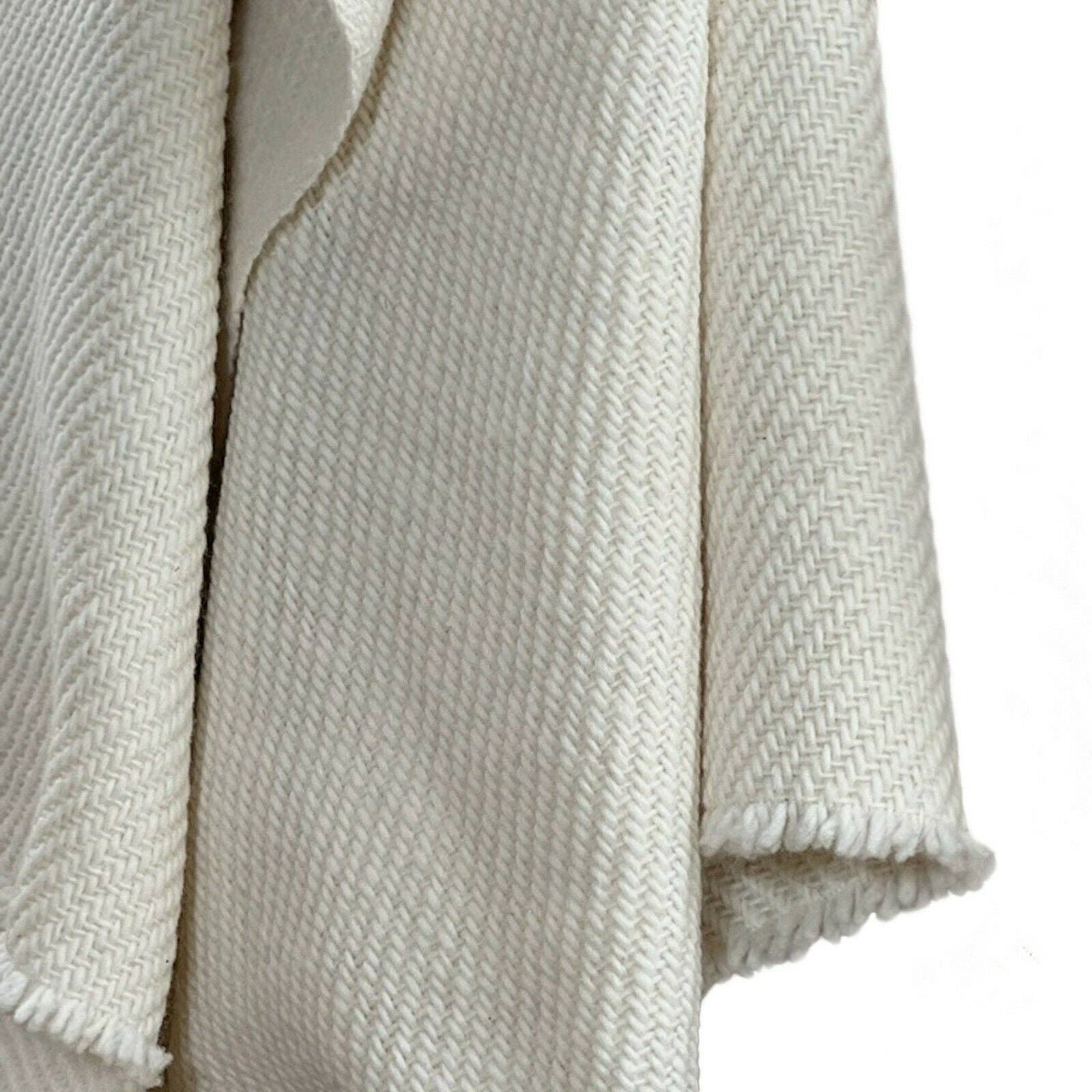 ECUALAMA - Wholesale Throw Blanket - Chamica - Heavy and Thick Llama wool throw Blanket - Solid white6