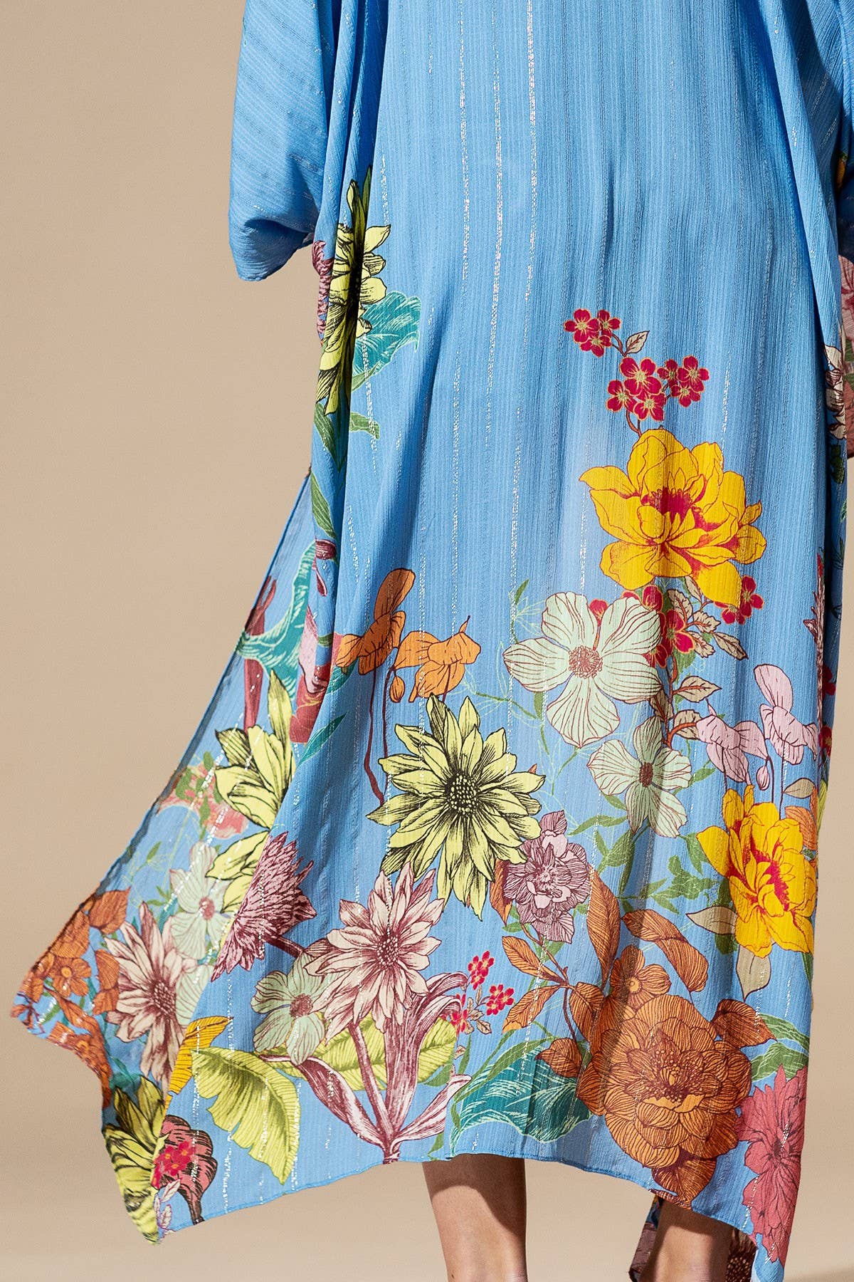 Madelin Madelin gekleurde kimono met bloemenprint en lurex voor groothandel op Faire13