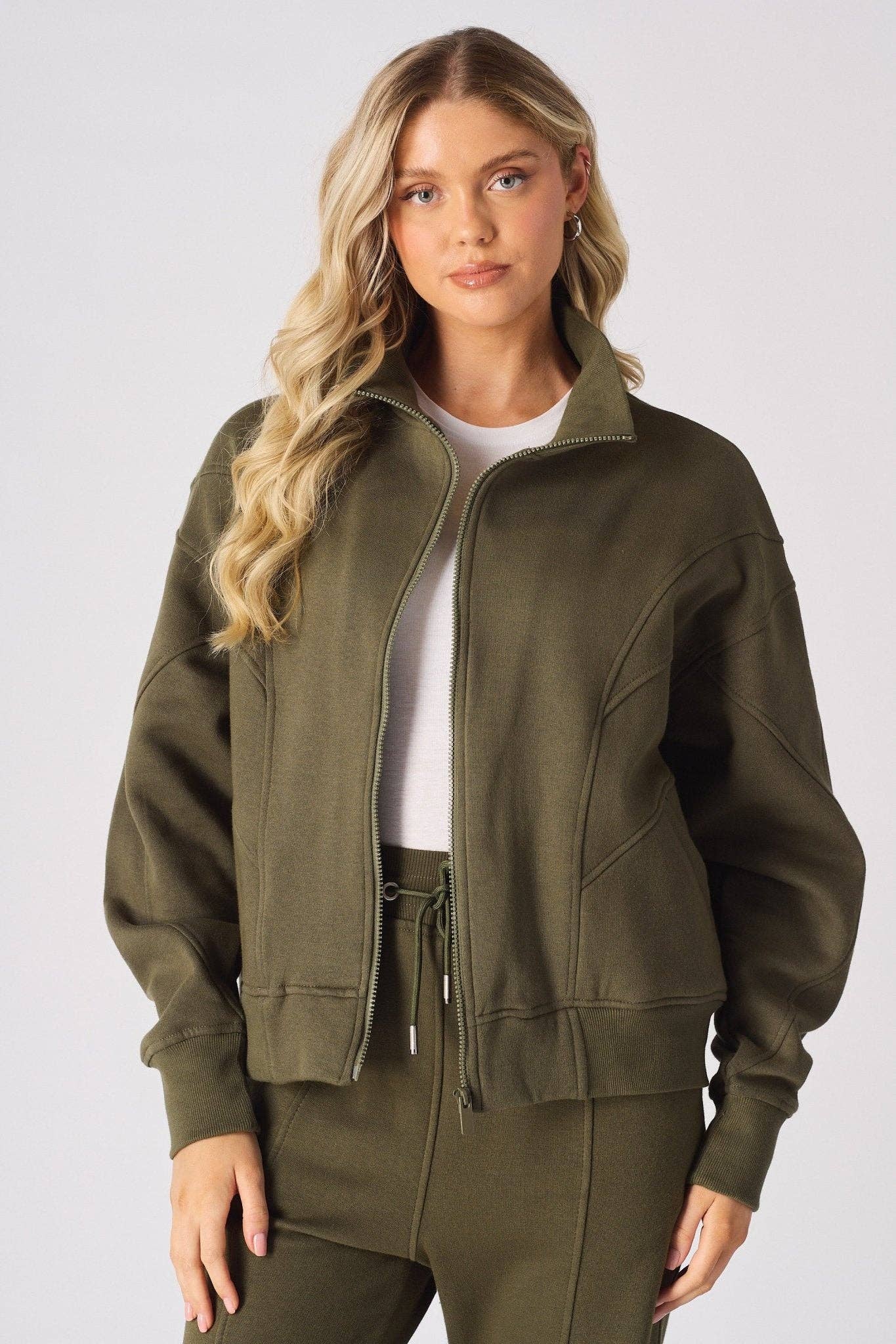 JMOJO UK Limited – wholesale Sweatshirt – Women's – Tirra Zip Up Sweatshirt – Khaki5