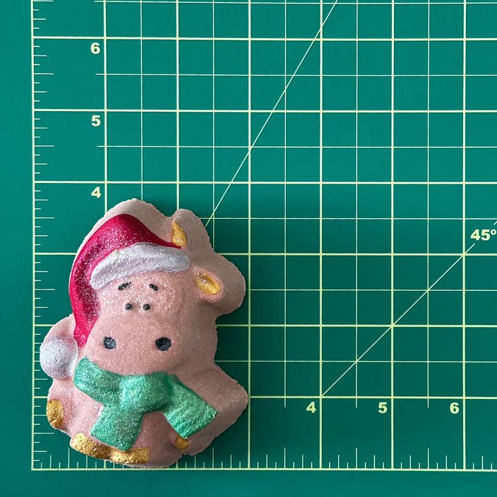 The Bomb Bar - Wholesale Bath Bomb/Fizz - Christmas - Cow with Santa Hat1