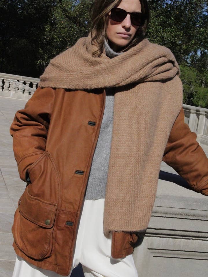 Écharpe Couverture en Alpaga Suri Tricotée Ralphie pour la vente par Na Nin