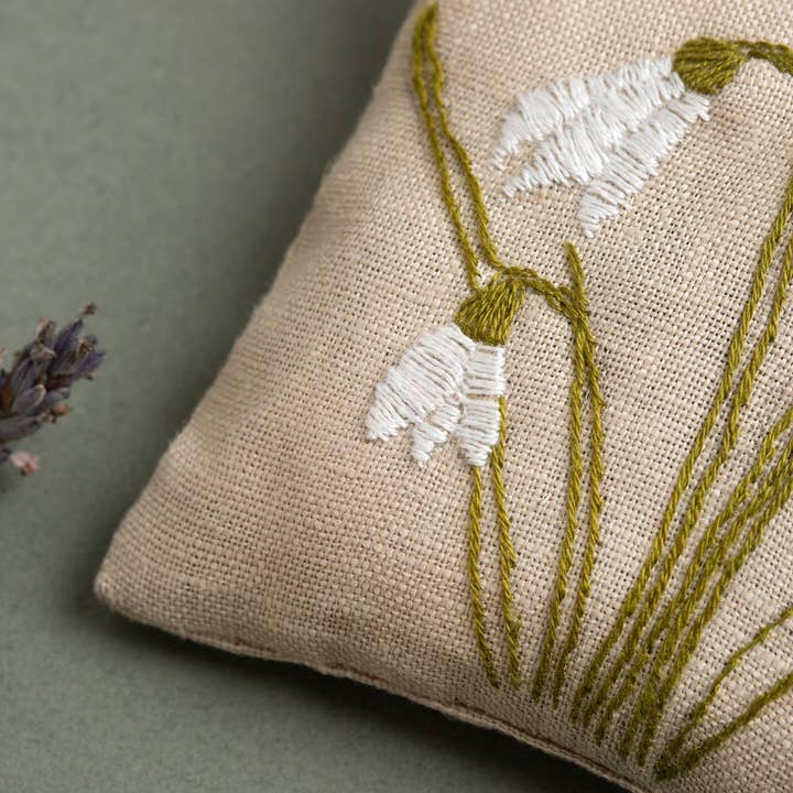 Corinne Lapierre Limited - Wholesale Embroidery/Cross Stitch Supplies - Linen Lavender Bags Embroidery Kit - Spring Garden