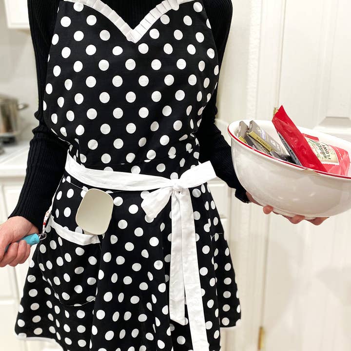 Wrapables.com - Wholesale Apron - Wrapables Adjustable Flirty Hostess Apron16