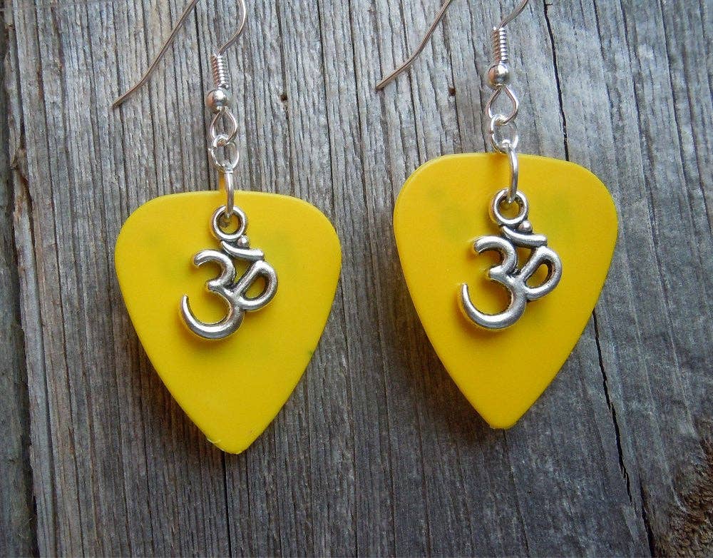 Simply Raevyn - Wholesale Dangle Earrings - Ohm Charm Guitar Pick Earrings10