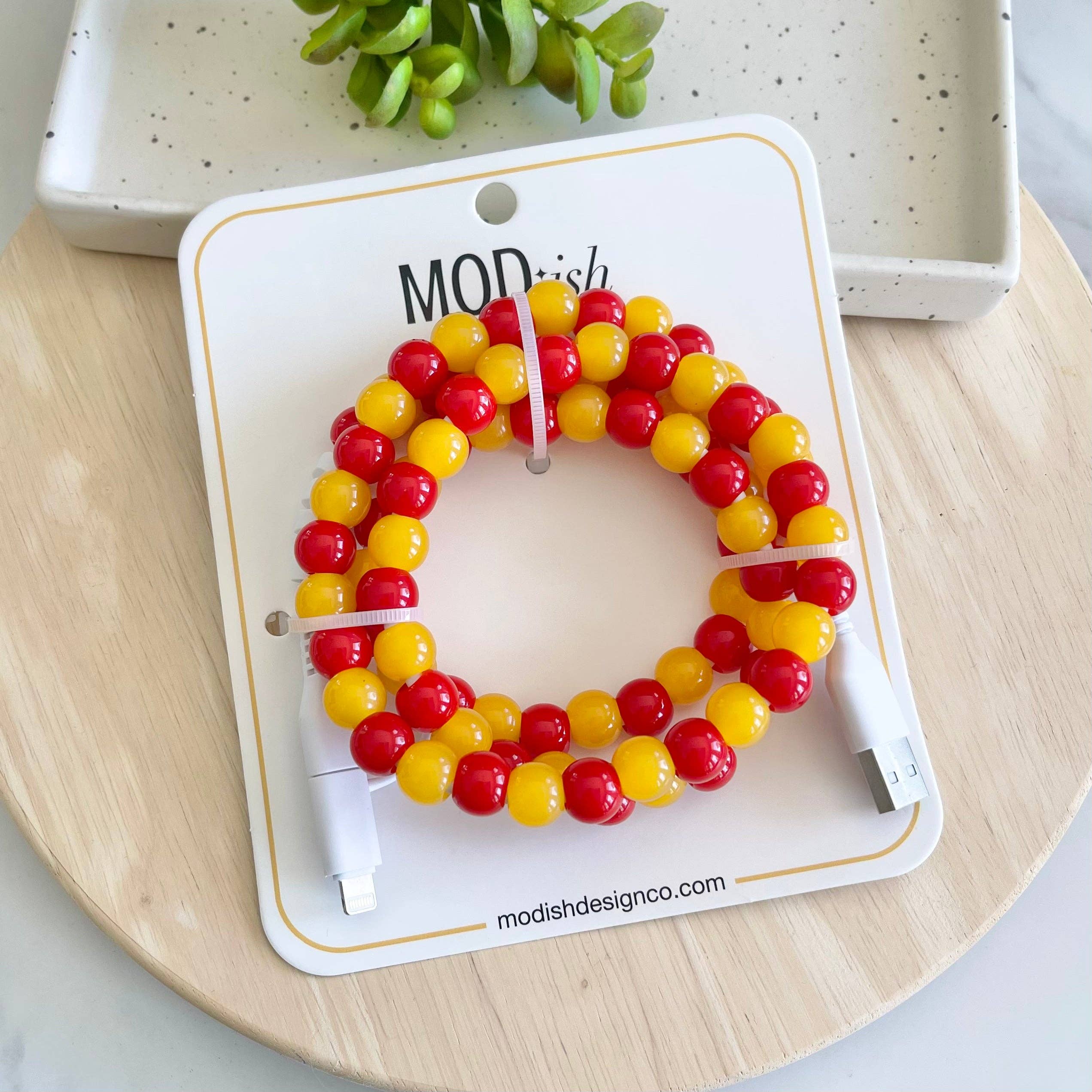 MODish Design Co – Großhandel Ladekabel – Perlenbesetztes Telefonladegerät - CHIEFS