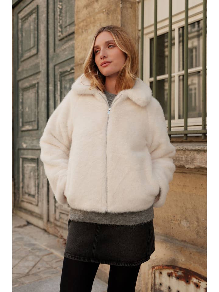 Attrait Paris - Wholesale Jacket - Women's - Jacket with faux fur collar